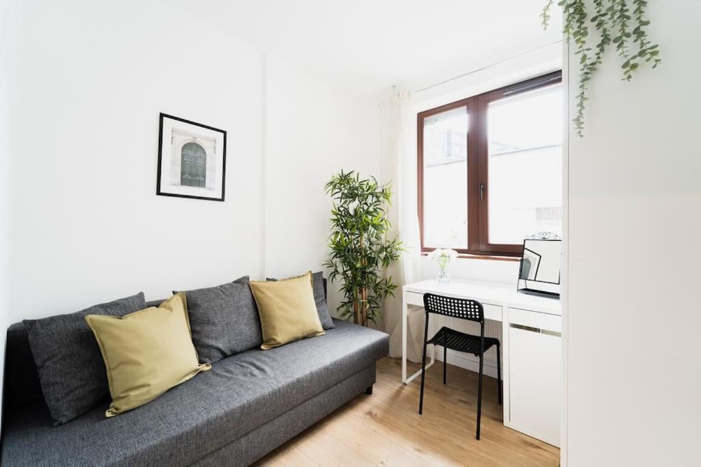 City Center - 3 Rooms - New Building - Private Parking Place - Garage Wrocław Buitenkant foto